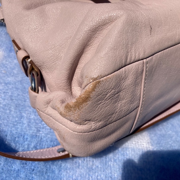 Mauve Leather Coach Handbag with removable shoulder strap - Picture 9 of 14